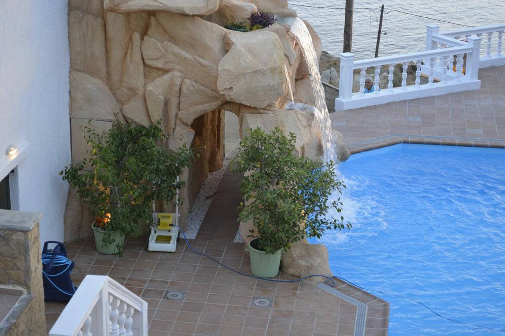 Hotel Finiki View エクステリア 写真